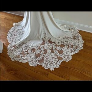 Elegant White Lace Wedding Dress